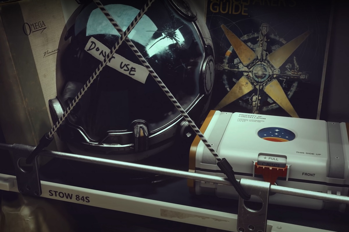 Starfield release date info close up helmet and box